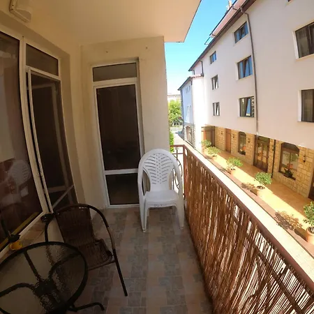 Aleksiev Sunny Day 1 Апартамент
